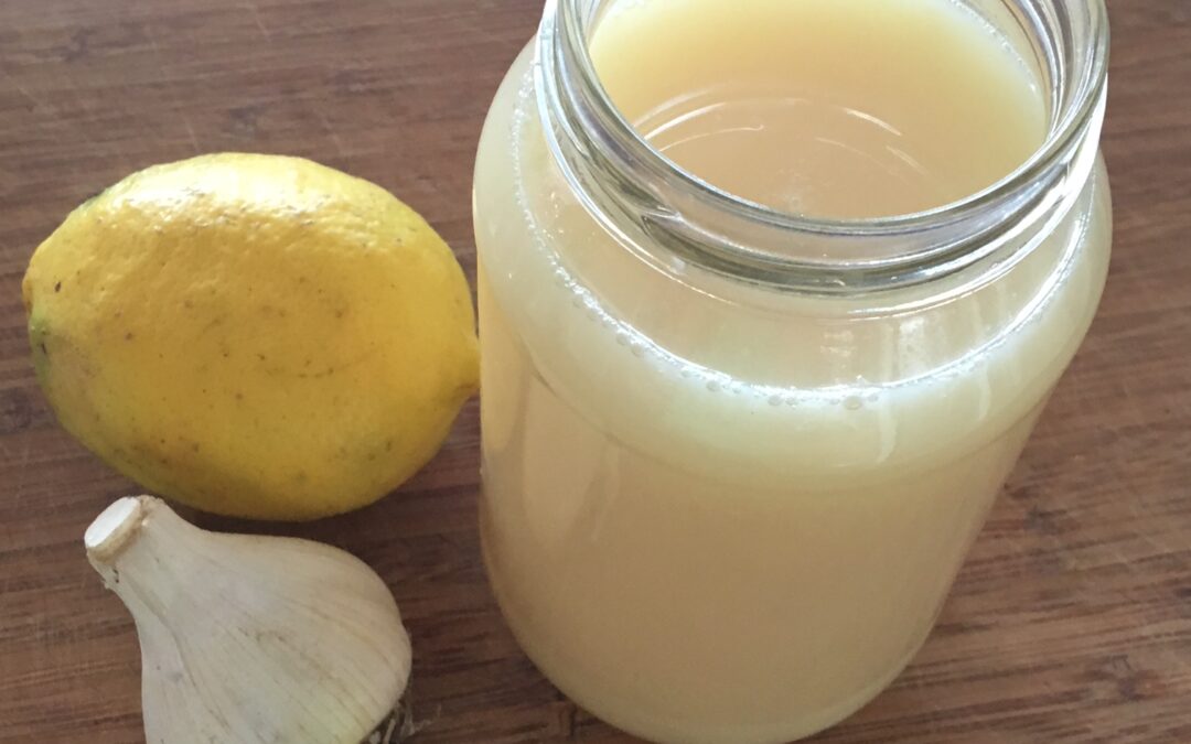Boost Your Immune System with this Lemon & Garlic Elixir